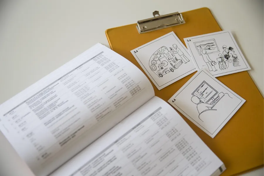 Psicólogos cerca de mí. Libreta y tarjetas para terapia.